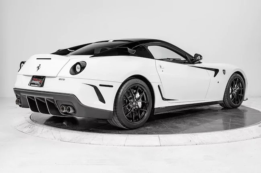 Ferrari 599 GTO hàng hiếm với nhiều thành phần khí động học trị giá 17 tỷ VNĐ