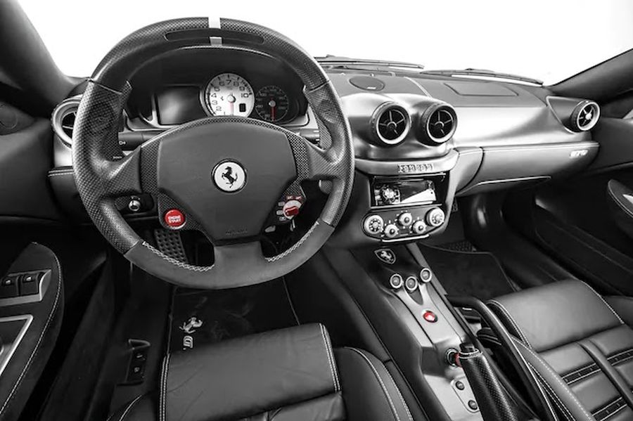 Ferrari 599 GTO hàng hiếm với nhiều thành phần khí động học trị giá 17 tỷ VNĐ