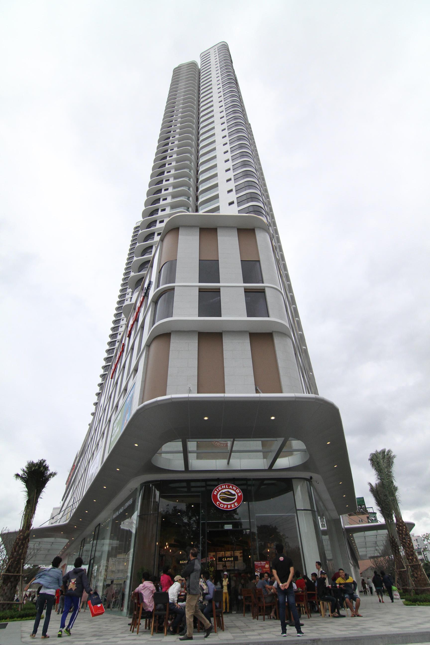 Gần 70.000 lượt khách đến Vincom Plaza Lê Thánh Tôn, Nha Trang ngày khai trương