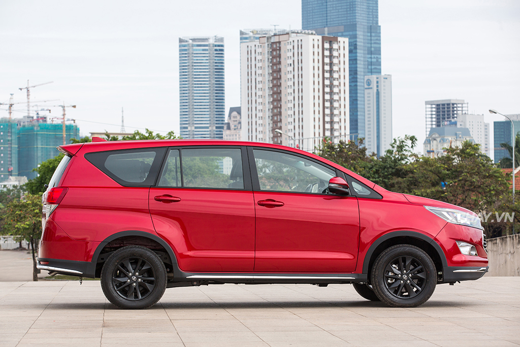 [ĐÁNH GIÁ XE] Toyota Innova Venturer - Ông hoàng phân khúc MPV dưới 1 tỷ đồng