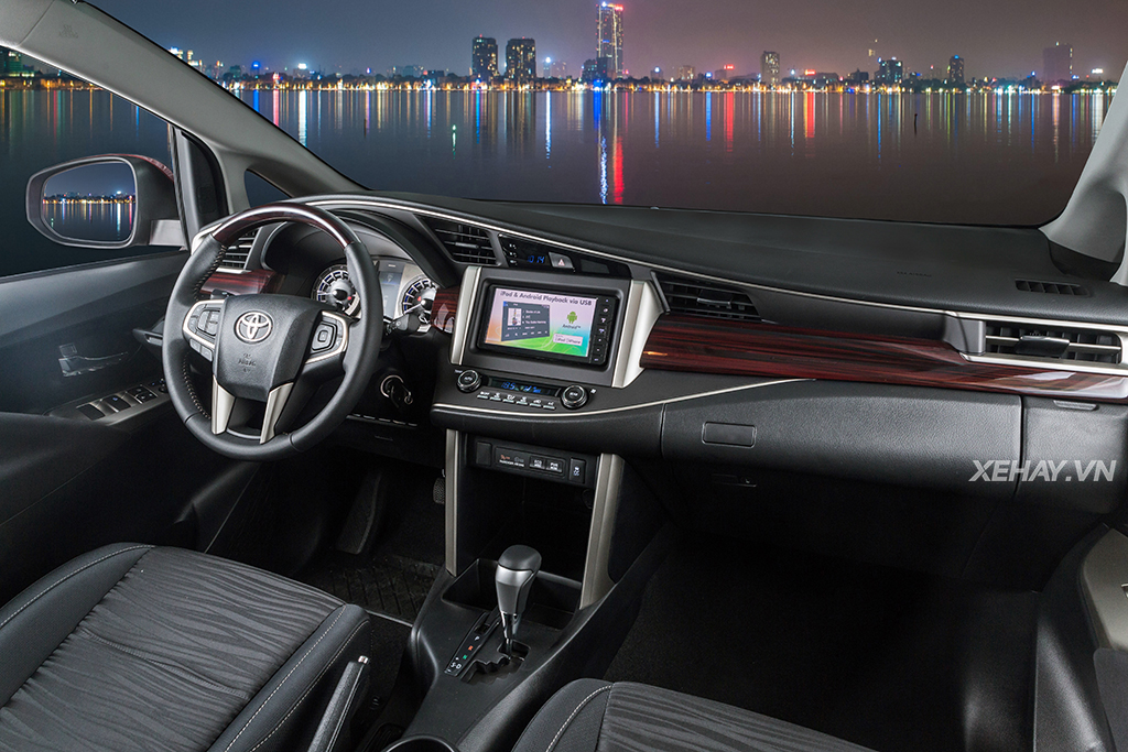 [ĐÁNH GIÁ XE] Toyota Innova Venturer - Ông hoàng phân khúc MPV dưới 1 tỷ đồng