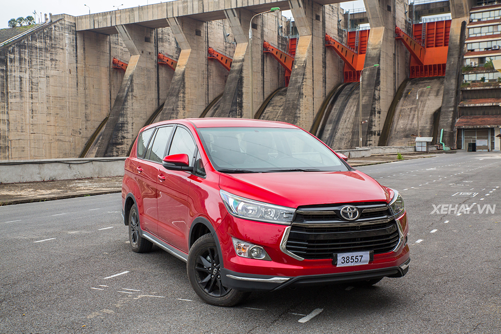 [ĐÁNH GIÁ XE] Toyota Innova Venturer - Ông hoàng phân khúc MPV dưới 1 tỷ đồng