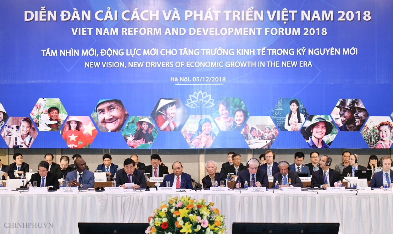 Các đại biểu, chuyên gia kinh tế trong nước tham dự Diễn đàn Cải cách và Phát triển Việt Nam lần thứ nhất.