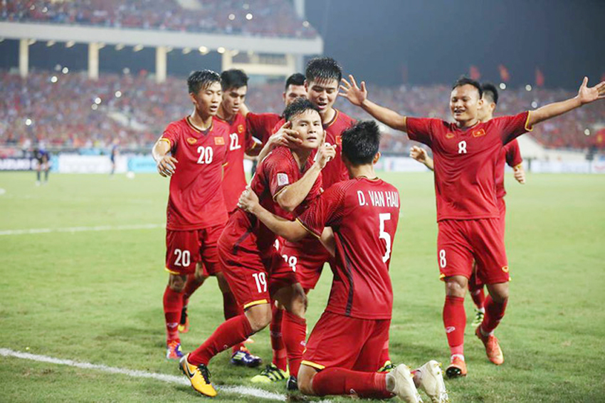Thắng 2-1 Philippines: Việt Nam lần đầu lọt vào chung kết AFF Cup sau 10 năm