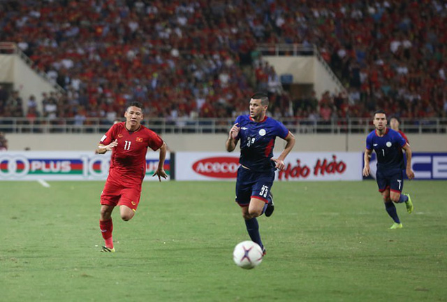 Pha tăng tốc của Anh Đức (trái)