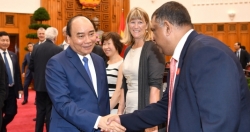 Thủ tướng Nguyễn Xuân Phúc tiếp các nhà đầu tư quốc tế