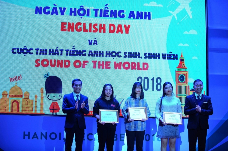 Ngày hội tiếng Anh và cuộc thi hát tiếng Anh là sân chơi bổ ích, thiết thực đối với các bạn trẻ