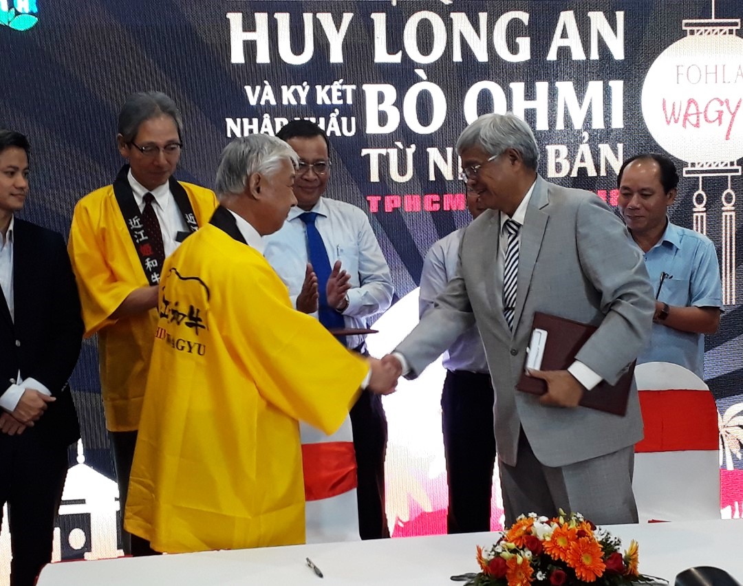 Công ty Huy Long An ký kết nhập khẩu bò với thương hiệu Ohmi từ Nhật Bản