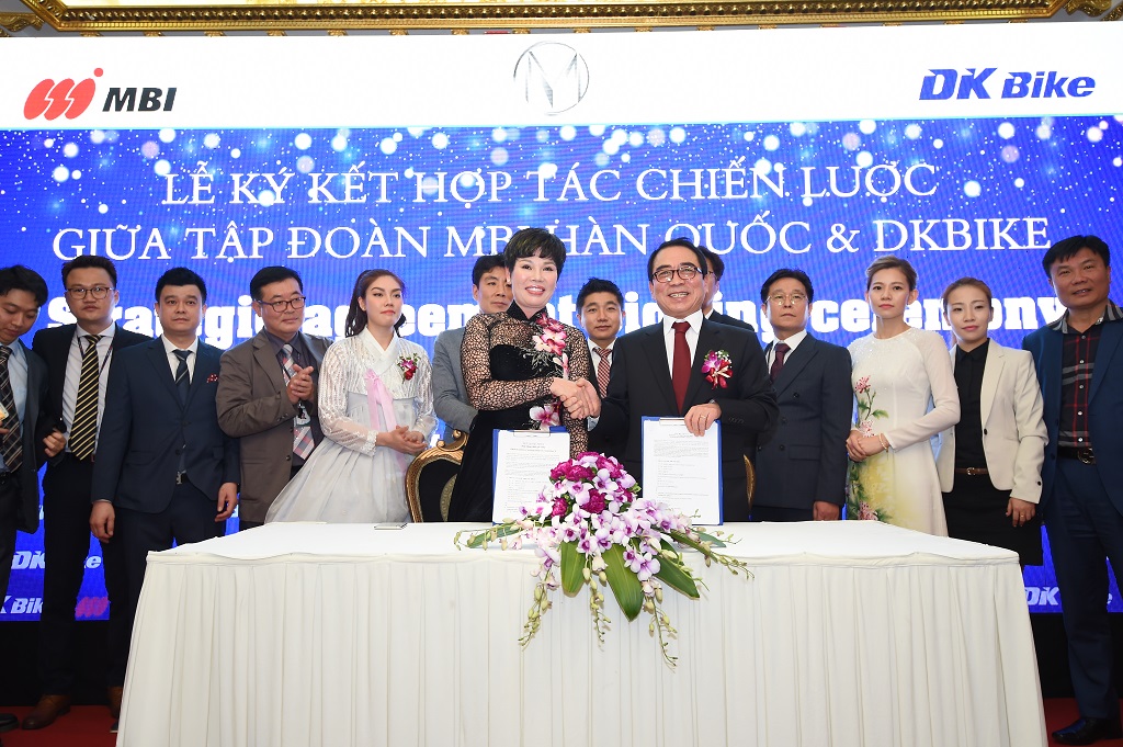 Tập đoàn MBI Hàn Quốc bắt tay với DKBike tung 3 mẫu xe máy chạy điện thay thế xe máy xăng