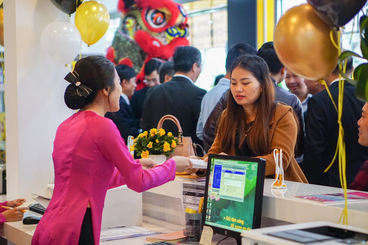 Không khí tại BAC A BANK, chi nhánh Lào Cai ngày khai trương