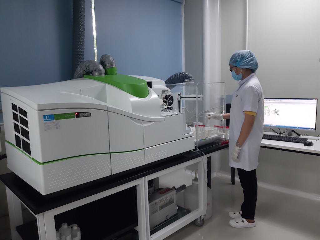 Bên trong phòng thí nghiệm của công ty URC Việt Nam