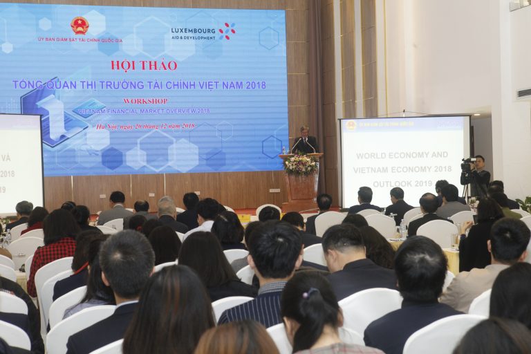 Việt Nam cần cải cách thể chế và môi trường kinh doanh mạnh mẽ hơn
