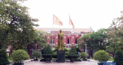 Nét đẹp cổ kính ngôi trường hơn 100 năm tuổi bên dòng Hương Giang