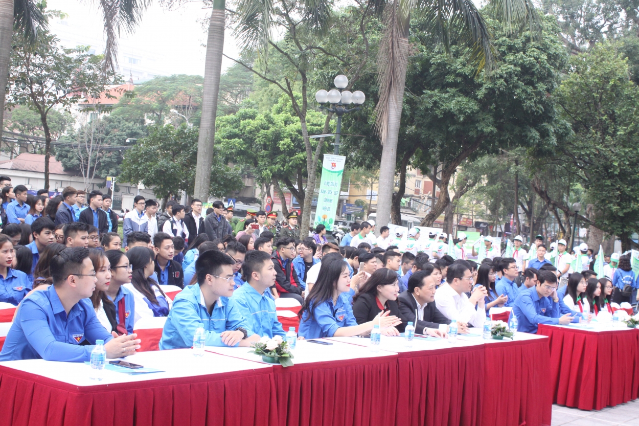 Đại biểu Trung ương, Thành phố Hà Nội và đông đảo đoàn viên, thanh niên Thủ đô đến với ngày hội