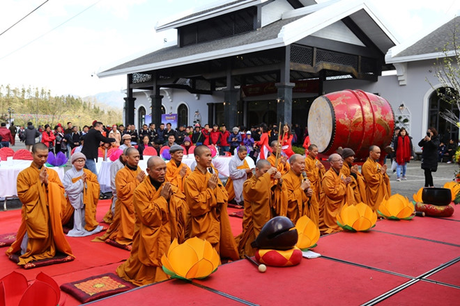 “Đi gặp mùa xuân” ở lưng chừng Tây Bắc