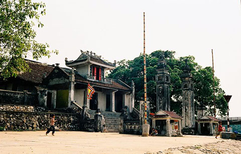 Di tích đền Cờn