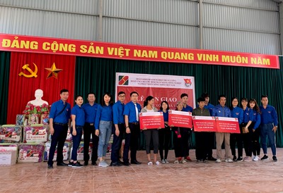 Đoàn TNCS Hồ Chí Agribank trao tặng 4 ngôi nhà cho 4 hộ gia đình có hoàn cảnh đặc biệt khó khăn ở xã Pá Ma Pha Khinh, Quỳnh Nhai (Sơn La)