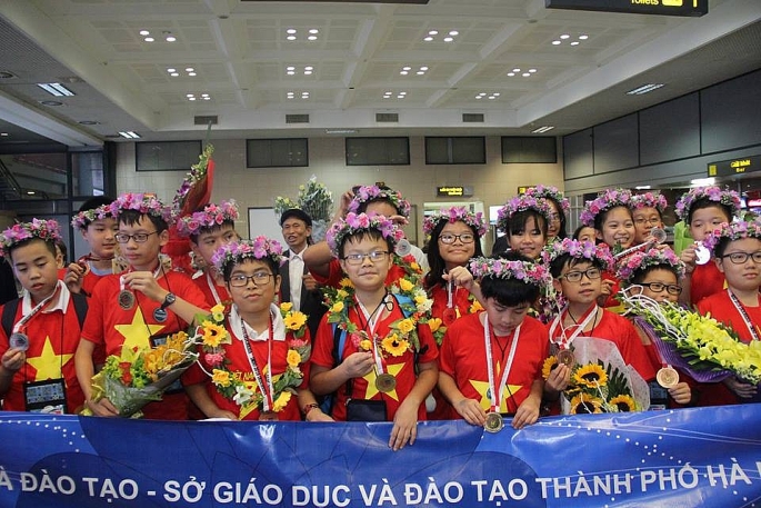 Đoàn học sinh Việt Nam tham dự IMSO 2018