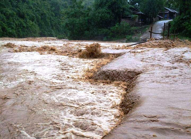 Thừa Thiên Huế - Khánh Hòa có mưa to đến rất to, cần đề phòng sạt lở, lũ quét