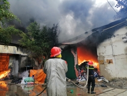 Hà Nội: Liên tục xảy ra cháy lớn, uy hiếp tính mạng người dân