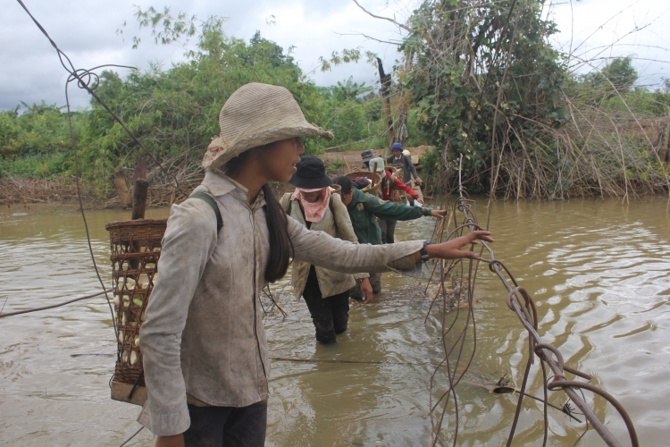 Cầu dân sinh vùng cao: Những cái bẫy chết người đang rình rập người dân