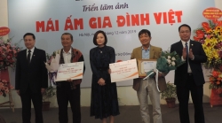 Trao giải cuộc thi ảnh “Mái ấm gia đình Việt”