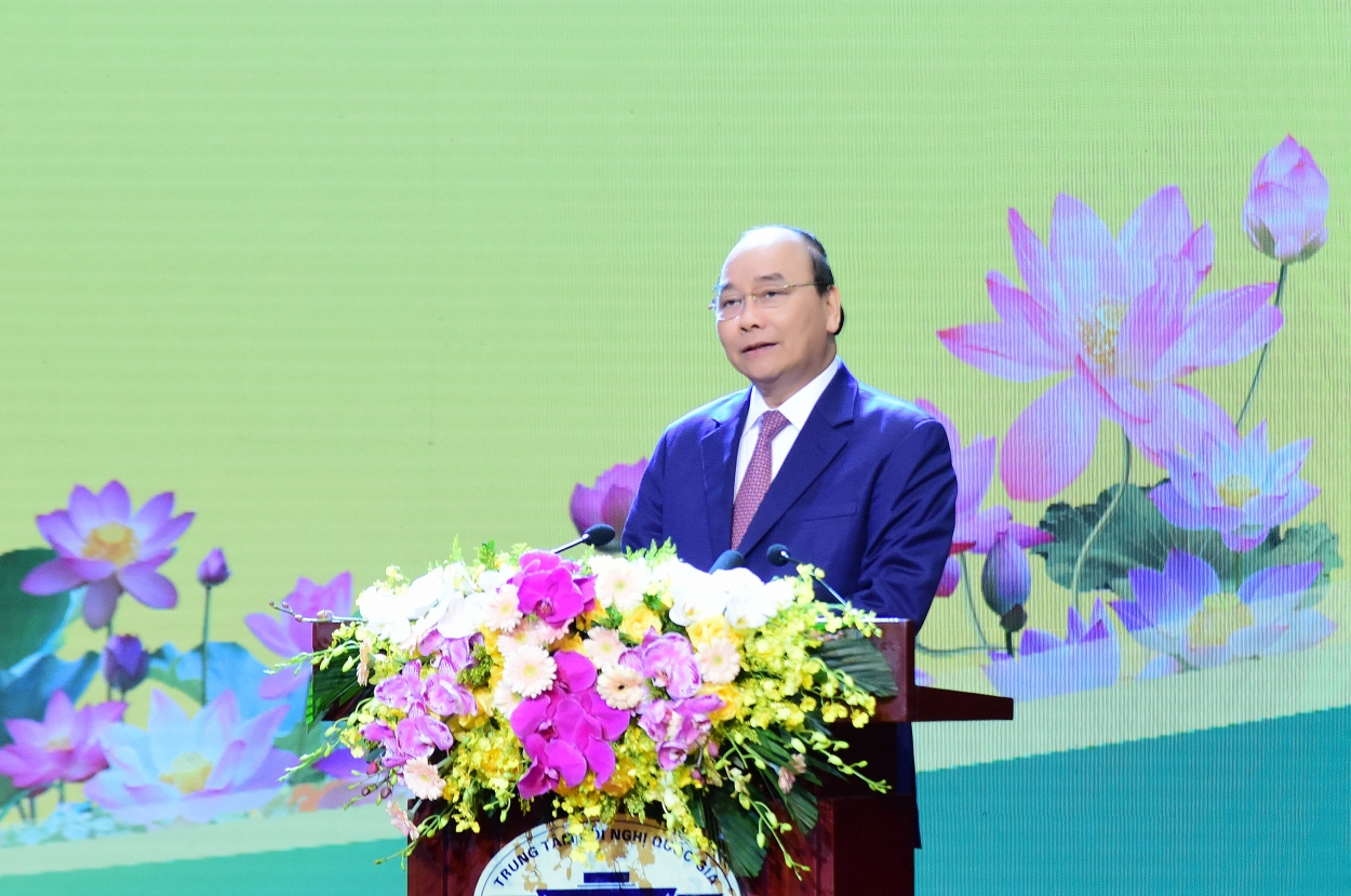Thủ tướng Nguyễn Xuân Phúc khẳng định hệ thống các trường học sinh miền Nam trên đất Bắc đã cho nhiều bài học quý về giáo dục chăm lo chuẩn bị nguồn lực con người cho các thế hệ cách mạng đời sau
