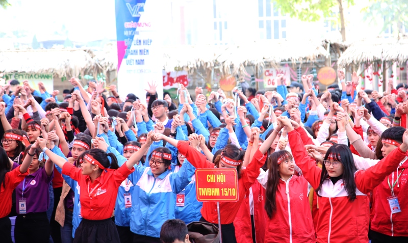 Đông đảo các bạn trẻ tham gia Ngày hội Tình nguyện Quốc gia 2019