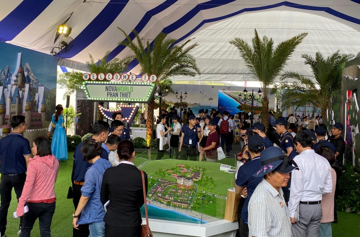 Khách hàng quan tâm tìm hiểu các dự án BĐS nghỉ dưỡng gần TP HCM tại Triển lãm Novaland Expo 12/2019