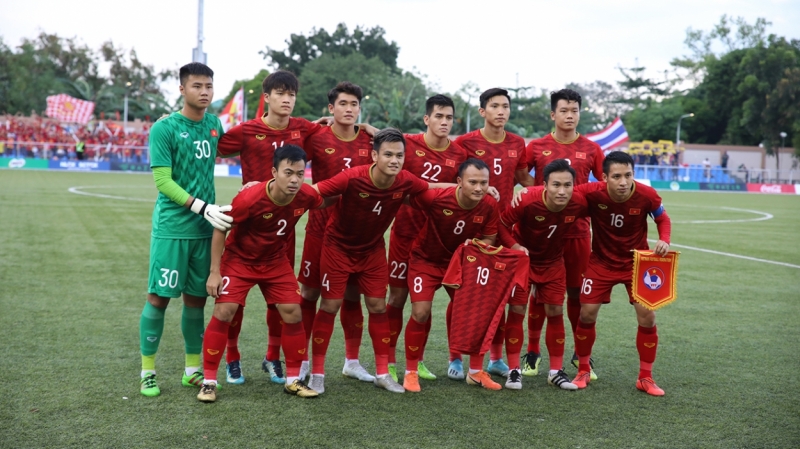 U22 Việt Nam thống trị đội hình do FOX Sports Asia bình chọn với 4 cầu thủ là Đoàn Văn Hậu, Đỗ Hùng Dũng, Nguyễn Tiến Linh và Hà Đức Chinh. Ảnh Báo Thể thao Văn hóa.