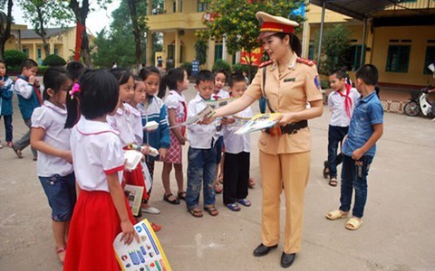 Tăng cường tuyên truyền, giáo dục pháp luật về giao thông cho học sinh, sinh viên dịp Tết