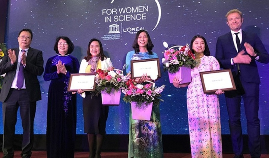 Vinh danh 3 nhà khoa học nữ trẻ xuất sắc năm 2019