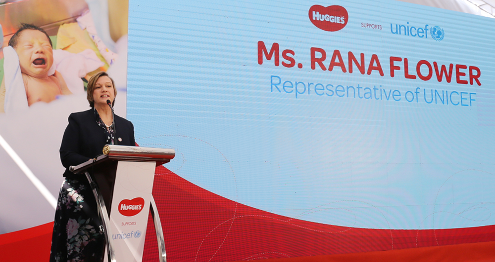 Bà Rana Flowers, đại diện UNICEF Việt Nam, phát biểu tại chương trình