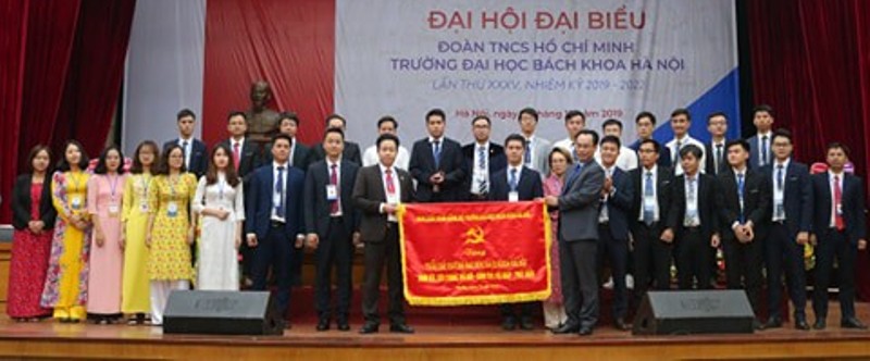 Ban chấp hành Đoàn trường ĐHBKHN nhiệm kì 2019-2022 ra mắt tại Đại hội