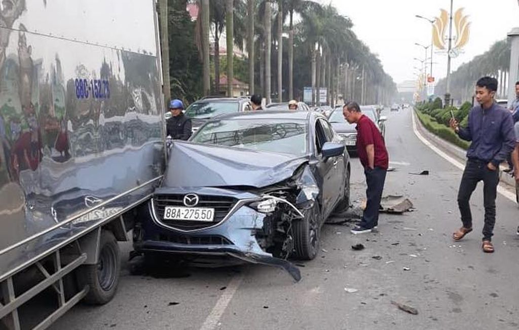 Vĩnh Phúc: Say rượu, tài xế Mazda3 gây tai nạn liên hoàn