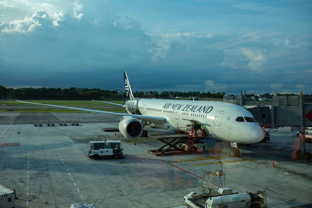 Máy bay Boeing 787-9 Dreamliner của Air New Zealand tại sân bay Changi - Singapore