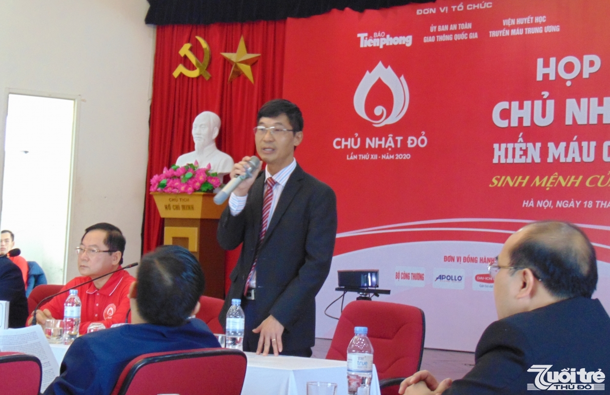 TS. BS Trần Ngọc Quế, Phó Giám đốc Trung tâm máu Quốc gia phát biểu tại chương trình họp báo Chủ nhật Đỏ
