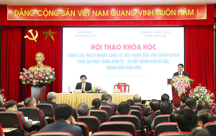 Quang cảnh hội thảo “Nâng cao trách nhiệm công vụ, đẩy mạnh dân vận chính quyền phục vụ phát triển kinh tế - xã hội thành phố Hà Nội trong điều kiện mới