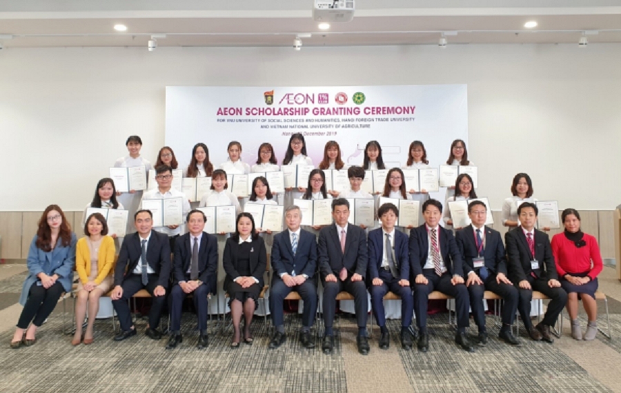 Hà Nội: 54 sinh viên xuất sắc thuộc các trường đại học nhận học bổng AEON