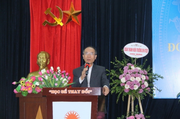 Thầy Lương Cao Đông – Hiệu trưởng trường Đại học Đại Nam phát biểu chỉ đạo các hoạt động Đoàn và phong trào thanh niên nhiệm kỳ 2019-2022.