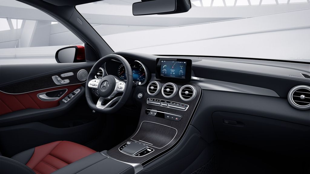 Mercedes-Benz GLC 300 4MATIC Facelift ra mắt tại Việt Nam, giá 2,559 tỷ đồng