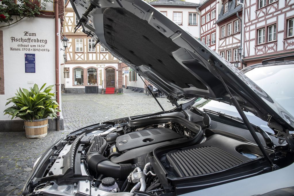 Mercedes-Benz GLC 300 4MATIC Facelift ra mắt tại Việt Nam, giá 2,559 tỷ đồng
