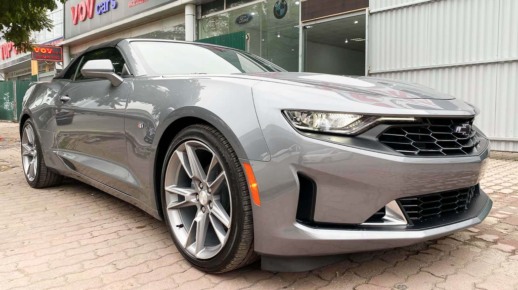 Chevrolet Camaro RS 2019 mui trần đầu tiên về Việt Nam được chào giá hơn 3 tỷ đồng