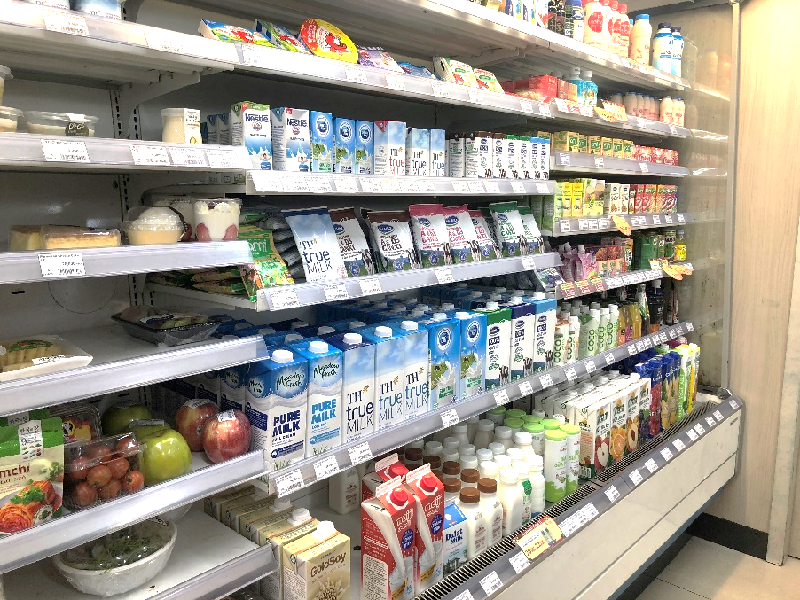 Người tiêu dùng dễ dàng mua các sản phẩm sữa tại Việt Nam