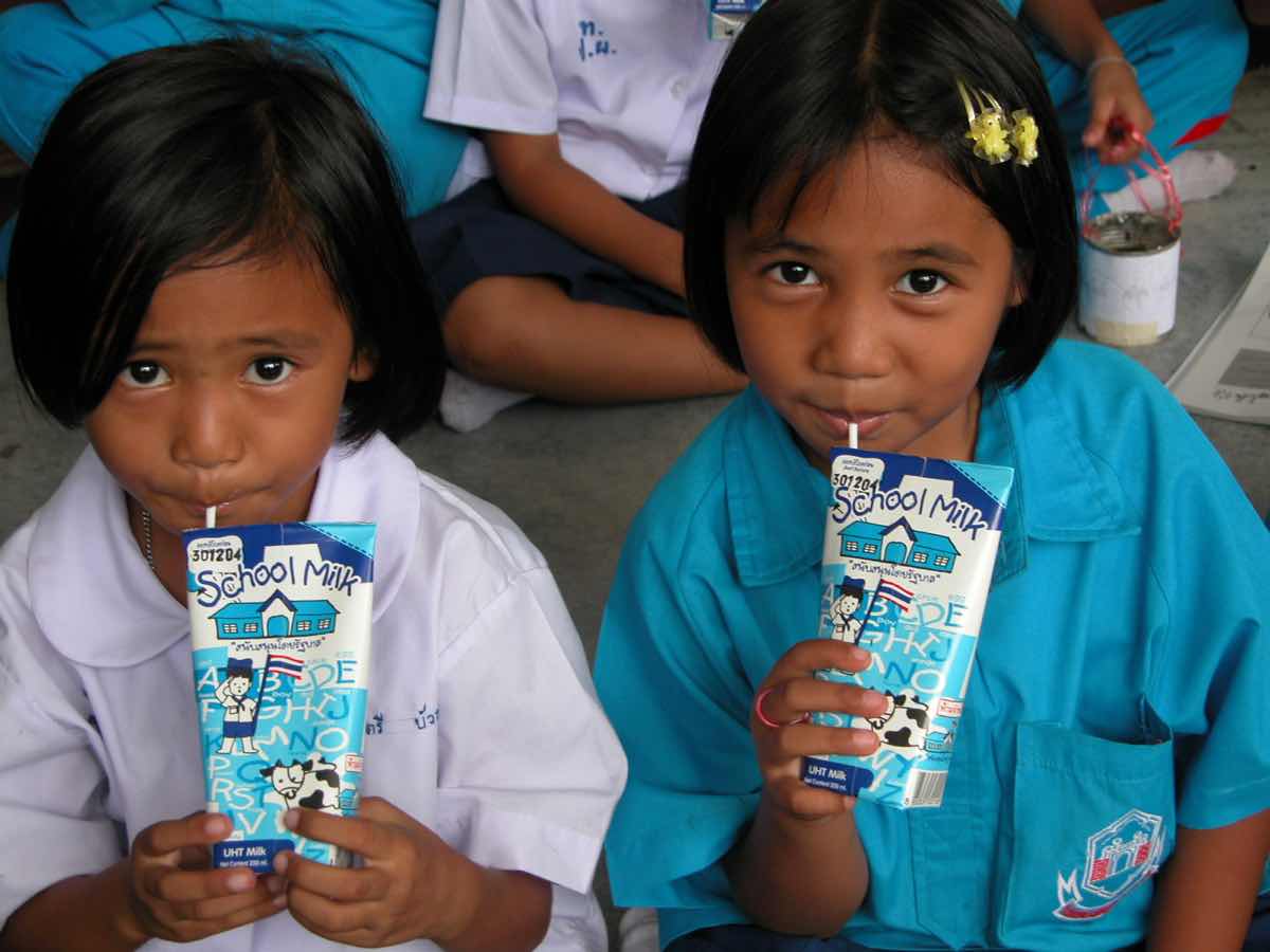 Chương trình Sữa học đường tại Nhật Bản và Thái Lan