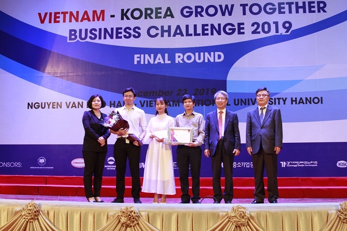 Đội JLT team đã dành giải đặc biệt trị giá 3.000 USD và 1 chuyến thăm Hàn Quốc 4 ngày 3 đêm tại cuộc khi khởi nghiệp Vietnam - Korea Grow Together Business Challenge 2019