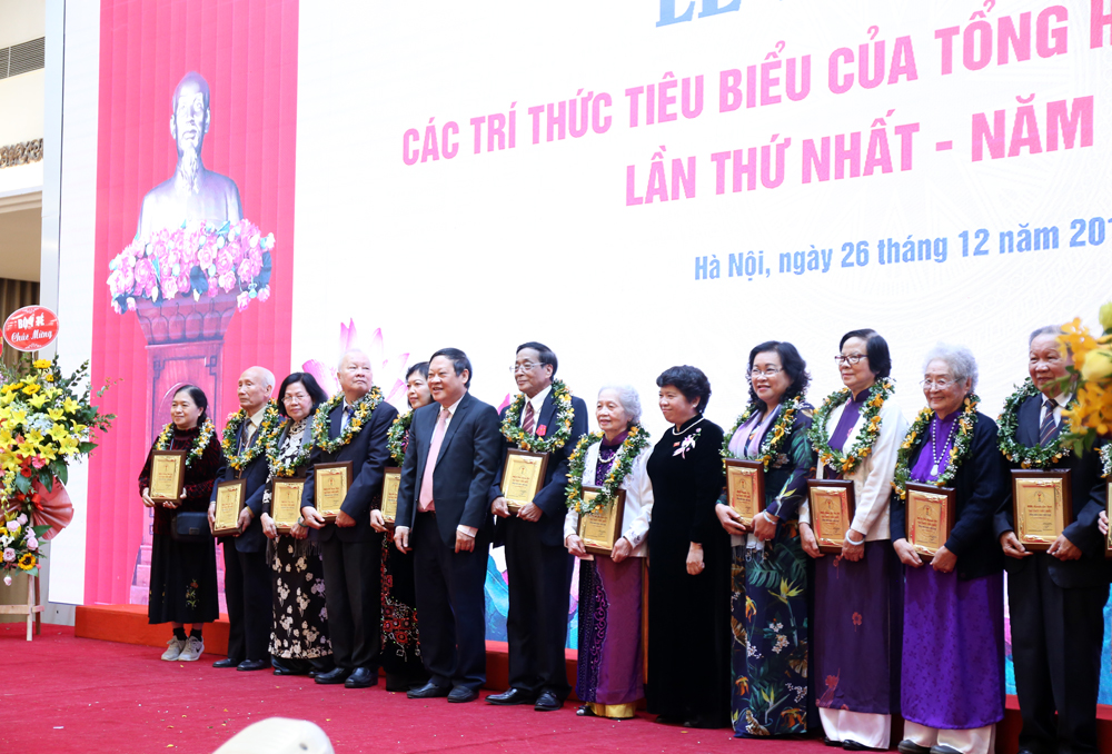 Tôn vinh trí thức tiêu biểu của Tổng hội Y học Việt Nam lần thứ nhất – năm 2019   