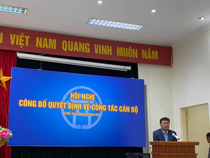 Đồng chí Vũ Đức Bảo, Ủy viên Ban Thường vụ, Trưởng Ban tổ chức Thành ủy Hà Nội phát biểu tại hội nghị.