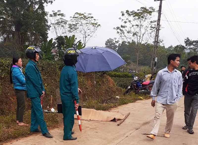 Một trong những nạn nhân bị chém tử vong tại lối vào nhà đối tượng Chín ở xã Sơn Phú