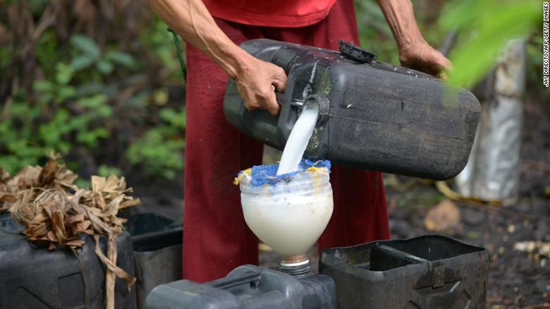 Rượu dừa từ lâu được sản xuất và tiêu thụ tại Philippines. Ảnh: CNN